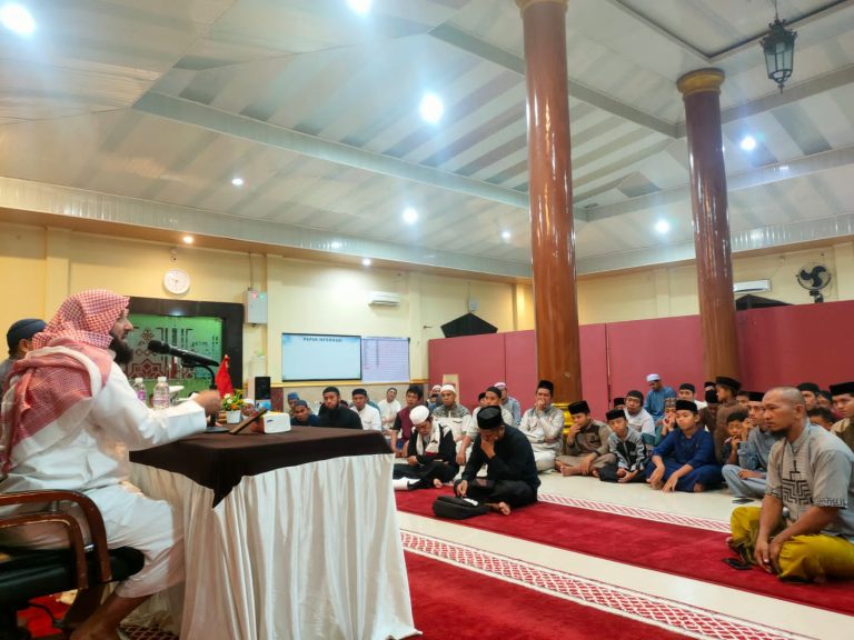 Ketaqwaan sebagai Benteng Diri: Menjaga Lisan dan Persatuan dalam Islam