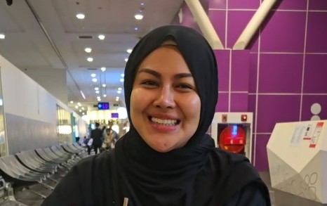 Testimoni Hangat: Andi Hastri T Wello Ungkap Rasa Kekeluargaan dan Pelayanan Prima Umroh Bersama Tamam Travel