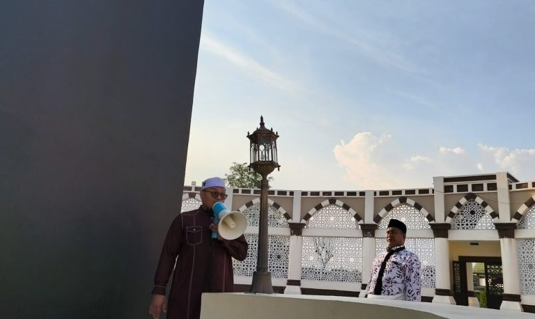 Rahasia Hijir Ismail: Sejarah Mengejutkan di Balik Tembok ‘Pemisah’ Ka’bah dan Tips Shalat di Dalamnya